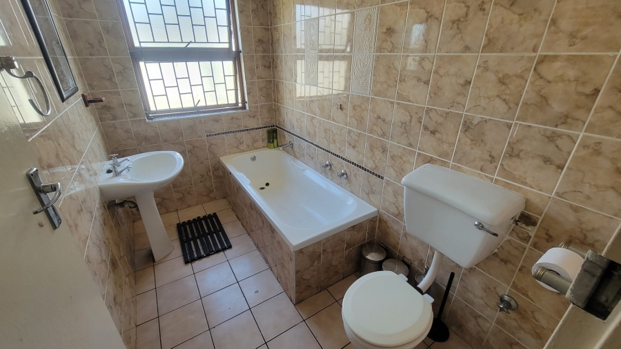 3 Bedroom Property for Sale in Highbury Western Cape
